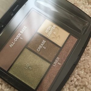 Lancôme eyeshadow palette in 603 olive soleil